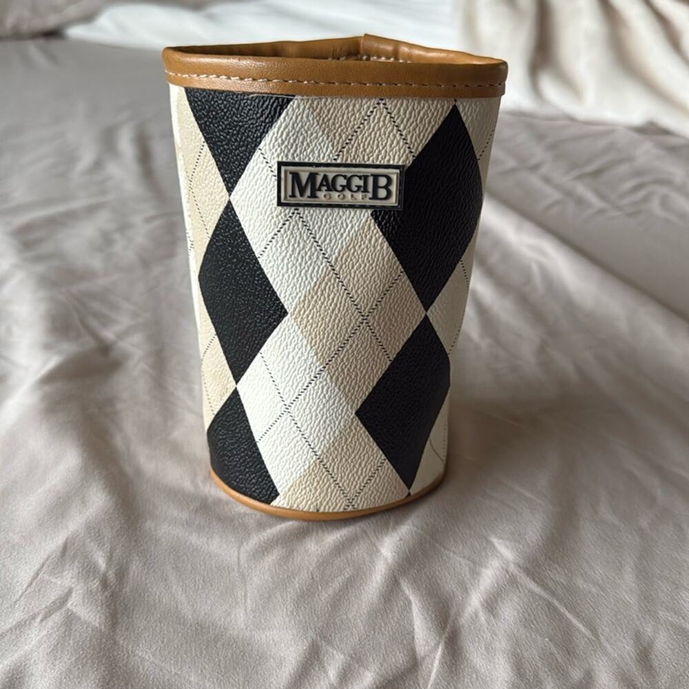 Maggie B Golf holder pouch handle
